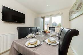 Large 5BR Home in Bedford Ideal for big Groups