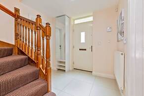 Large 5BR Home in Bedford Ideal for big Groups