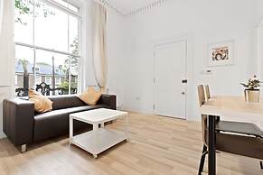 Refined, Light 1 Bed Apt w Balcony in Brixton