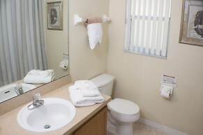 Mark's Sunrise Lakes Villa 4 Bedroom Home by Redawning