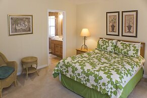 Mark's Sunrise Lakes Villa 4 Bedroom Home by Redawning