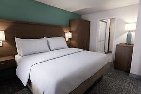 Staybridge Suites Southgate Detroit Area by IHG