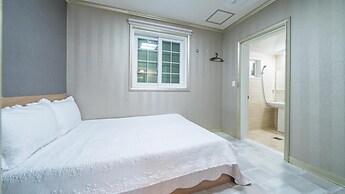 Namhae Alhambra Pension