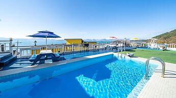 Namhae Alhambra Pension