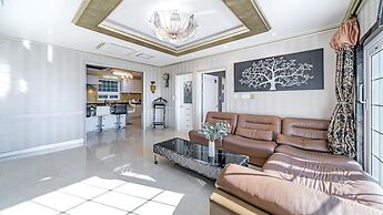 Namhae Alhambra Pension