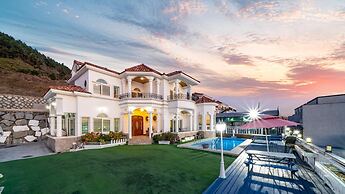 Namhae Alhambra Pension