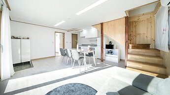 Gyeongju Nenugnam20 Hanok Pension