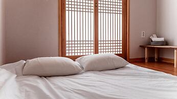 Gyeongju Nenugnam20 Hanok Pension