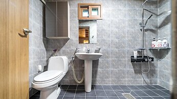 Gyeongju Nenugnam20 Hanok Pension