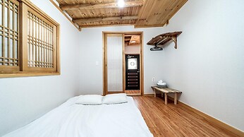 Gyeongju Nenugnam20 Hanok Pension