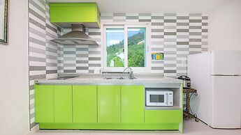 Tongyoung Blue House Spa Pension