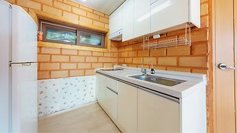 Tongyoung Blue House Spa Pension