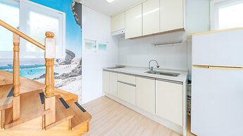 Tongyoung Blue House Spa Pension