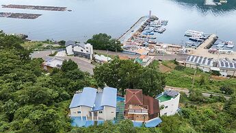 Tongyoung Blue House Spa Pension