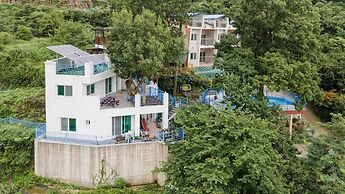 Tongyoung Blue House Spa Pension