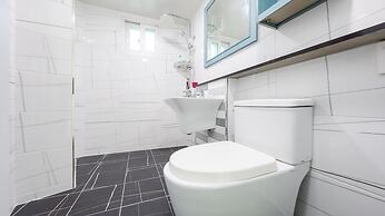 Tongyoung Blue House Spa Pension