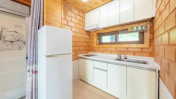 Tongyoung Blue House Spa Pension