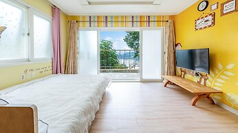 Tongyoung Blue House Spa Pension