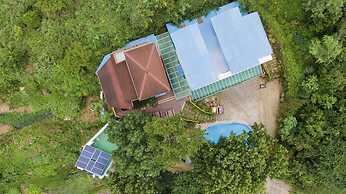 Tongyoung Blue House Spa Pension