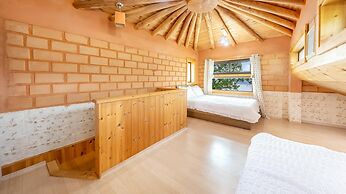 Tongyoung Blue House Spa Pension