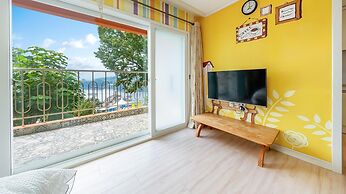 Tongyoung Blue House Spa Pension