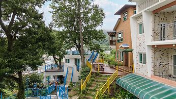 Tongyoung Blue House Spa Pension