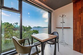 Geoje Big Sol Pension