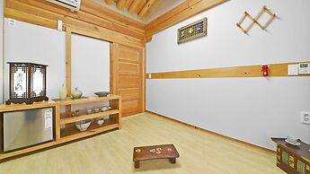 Gyeongju Wadamjung Hanok Pension