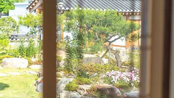 Gyeongju Wadamjung Hanok Pension