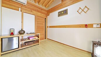Gyeongju Wadamjung Hanok Pension
