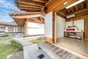 Gyeongju Wadamjung Hanok Pension