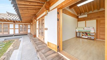 Gyeongju Wadamjung Hanok Pension