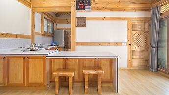 Gyeongju Wadamjung Hanok Pension