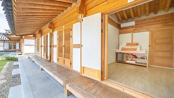 Gyeongju Wadamjung Hanok Pension