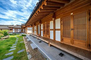 Gyeongju Wadamjung Hanok Pension