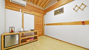 Gyeongju Wadamjung Hanok Pension