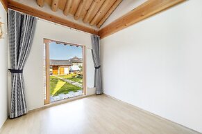 Gyeongju Wadamjung Hanok Pension