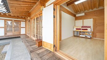 Gyeongju Wadamjung Hanok Pension