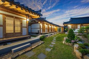 Gyeongju Wadamjung Hanok Pension