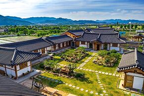 Gyeongju Wadamjung Hanok Pension