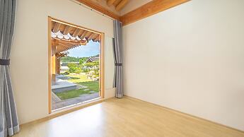 Gyeongju Wadamjung Hanok Pension