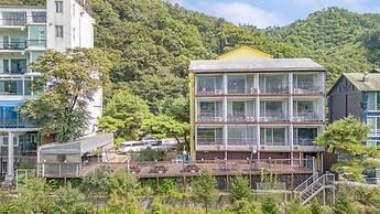 Gapyeong Rowa River View Pension