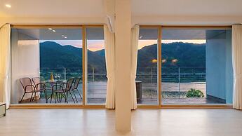 Gapyeong Rowa River View Pension