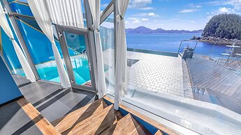 Namhae Pumda Pool Villa Pension