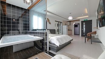 Gangneung The Ciel Spa Pension