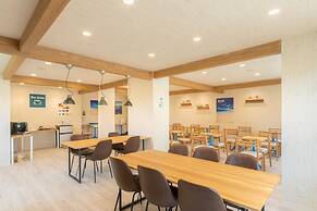 Hotel California Miyakojima Resort