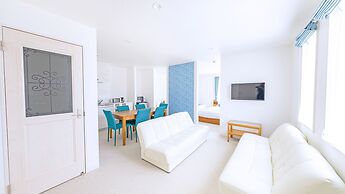 Hotel California Miyakojima Resort