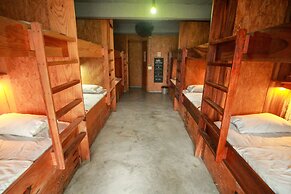 Canova Hostel & Pizza