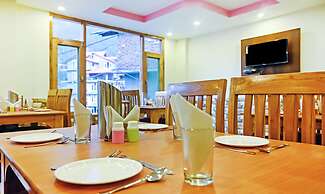 Treebo Dev With Valley View, Mall Road