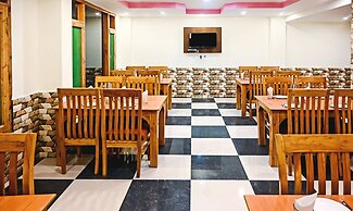 Treebo Dev With Valley View, Mall Road